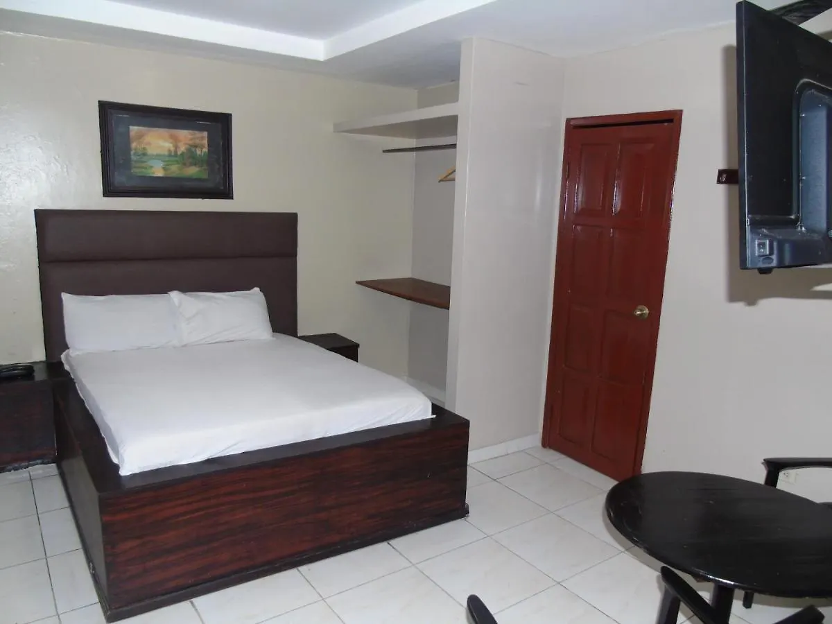 Hotel Queens Guayaquil 0*,