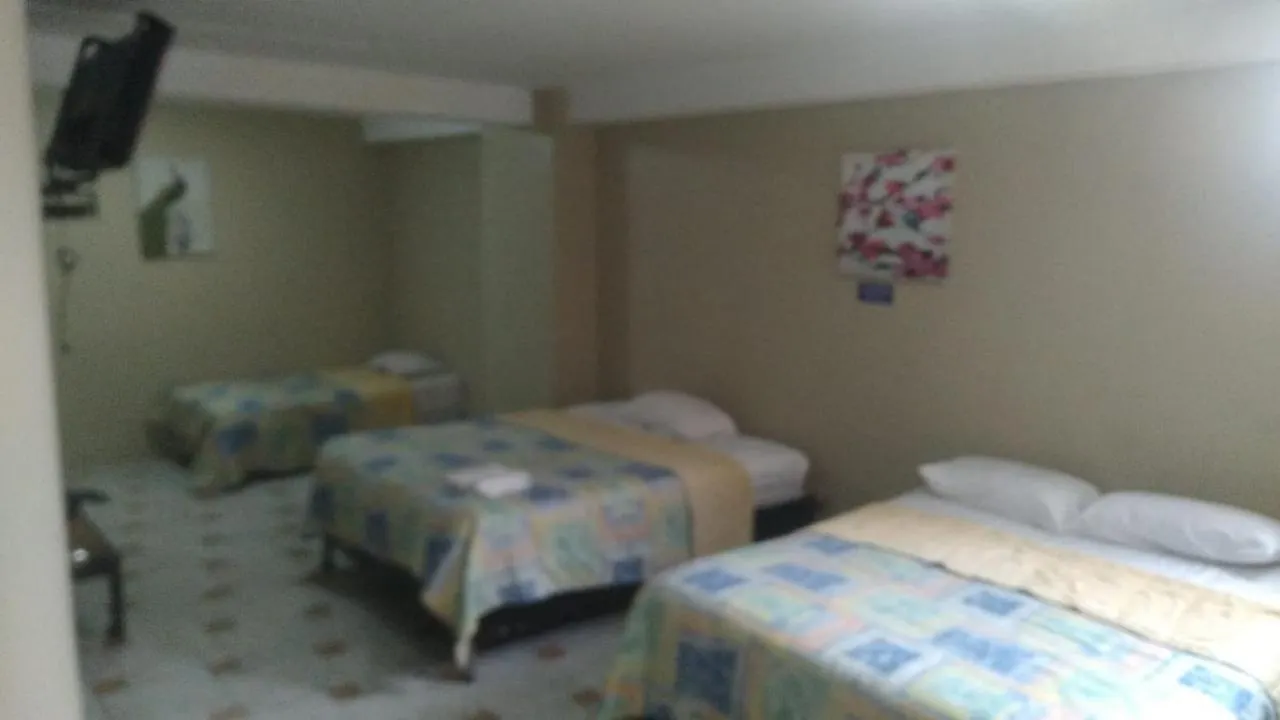 Hotel Queens Guayaquil 0*,