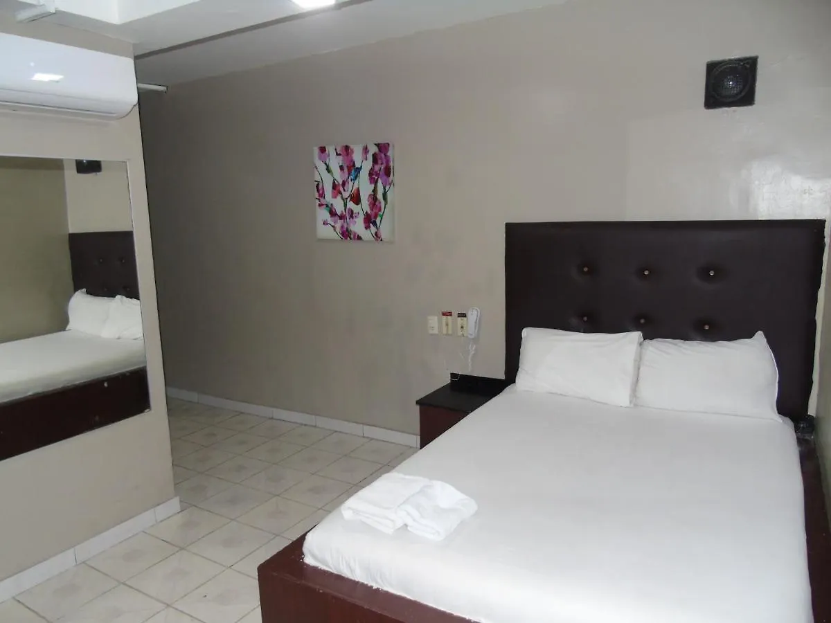 Hotel Queens Guayaquil 0*,  Ecuador